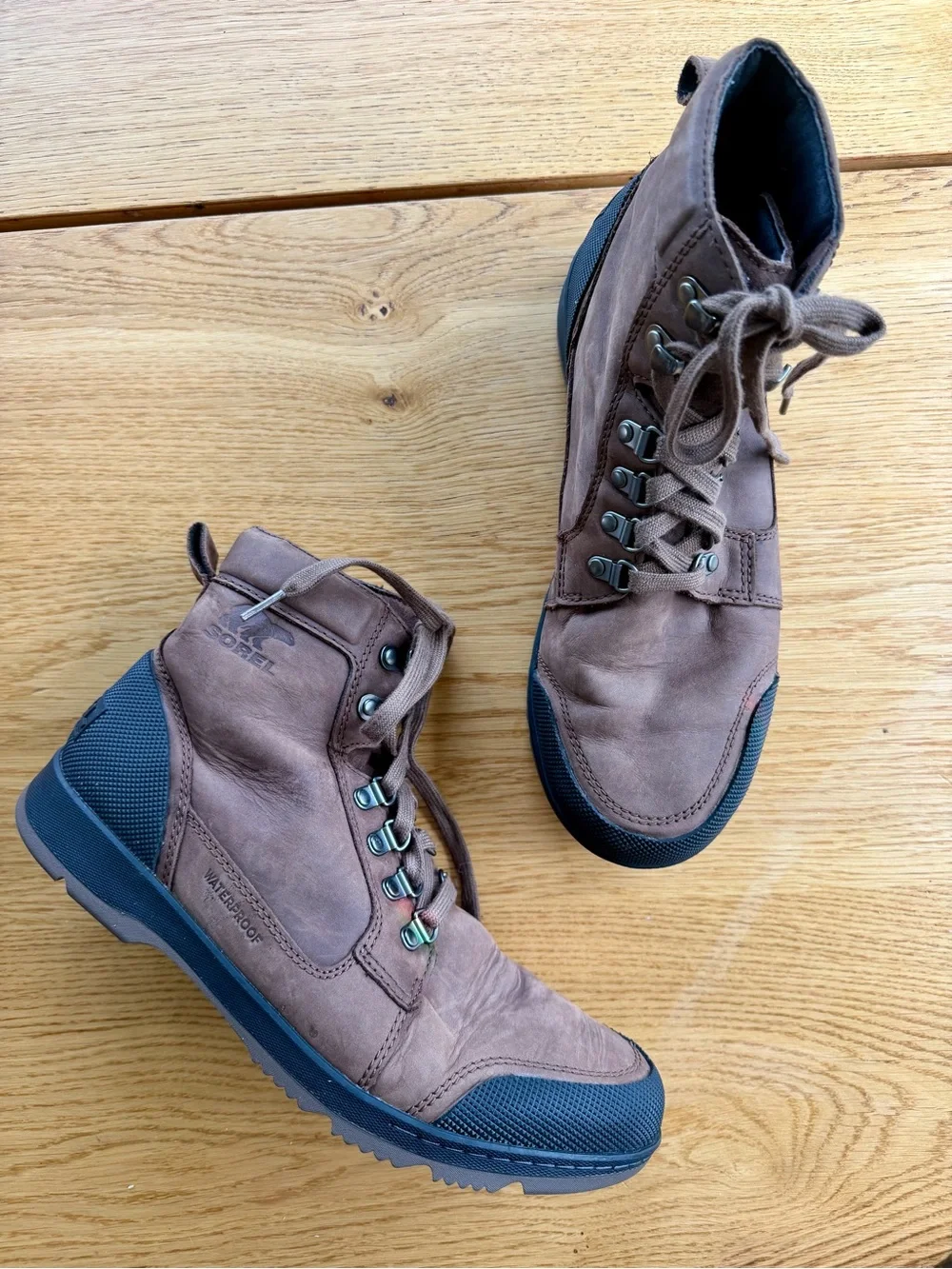 Sorel Men’s Brown Ankeny II Hiking Waterproof Mid Boots Fall, Winter Black Toes